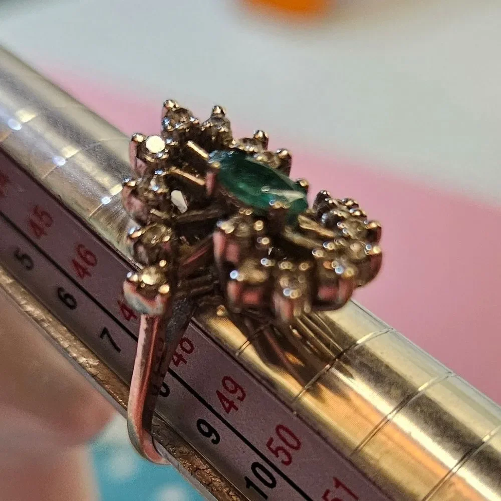 14k White Gold Ring with Emerald and Diamonds